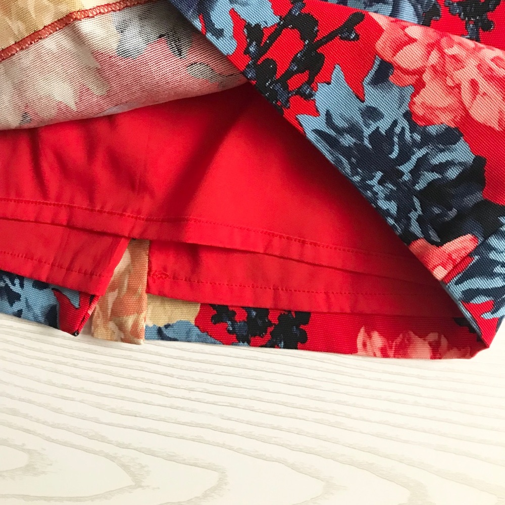 SOLD❤️Talbot Red Floral Pencil Skirt Knee Length - Picture 7 of 8